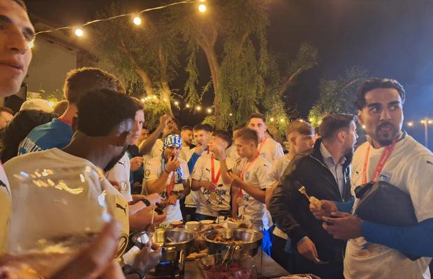 Planul oltenilor pentru ziua de astăzi, după o petrecere de pomină » Cum a arătat meniul campionilor