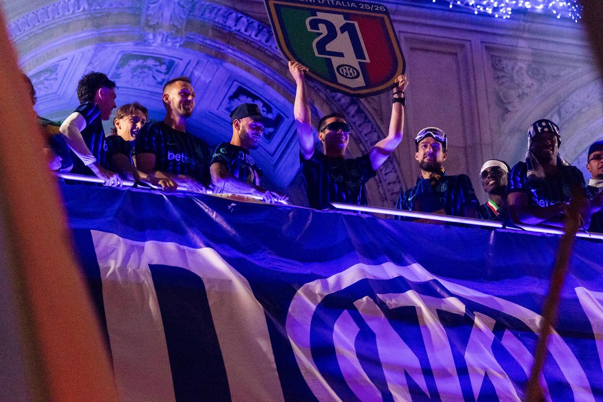 Cei 3 fotbaliști ceruți de Cristi Chivu la Inter » 100 de milioane de euro pentru jucătorii rivalelor
