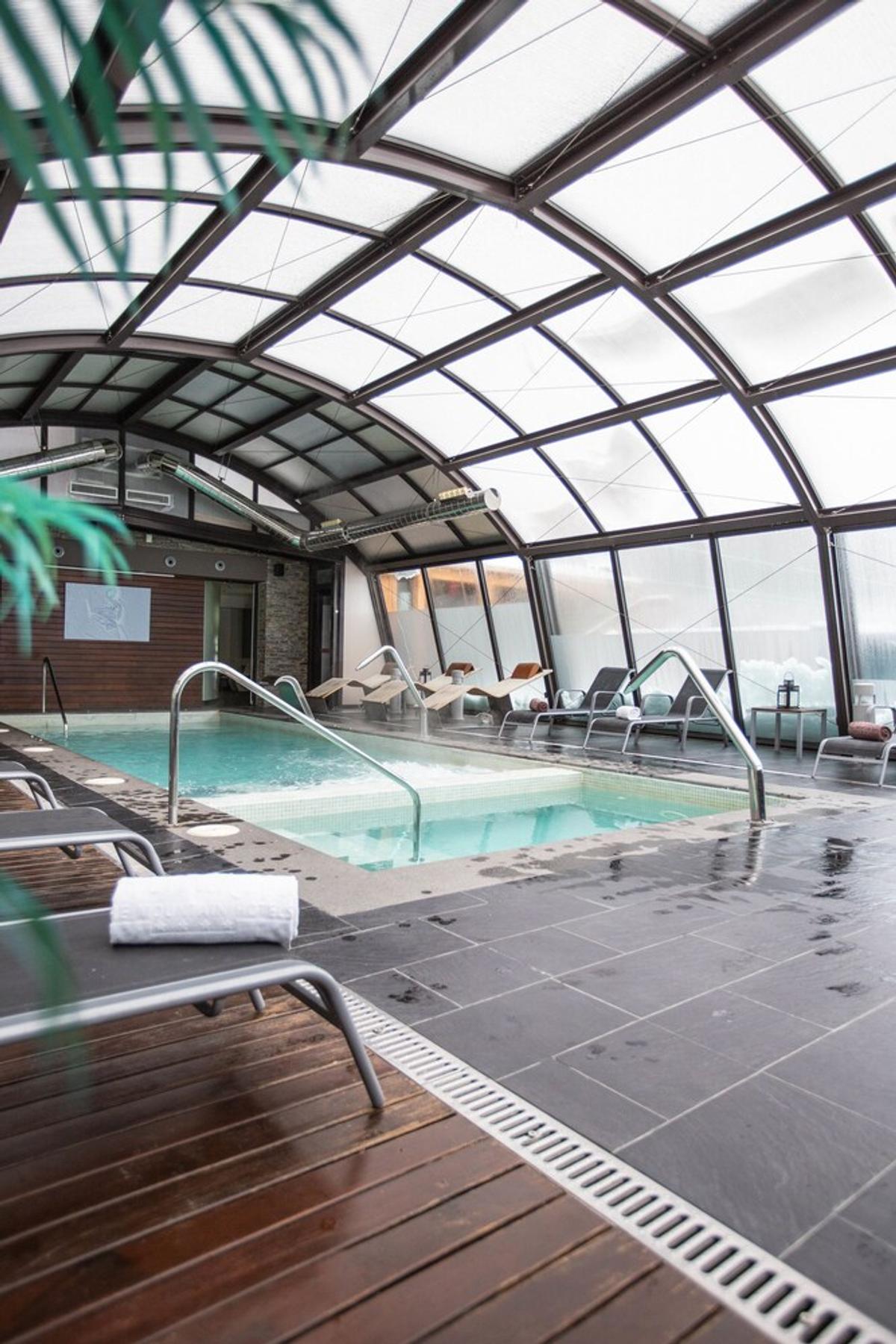 GALERIE FOTO Messi cumpără un hotel de lux în Pirinei » Se bate cu Cristiano Ronaldo pentru turiști