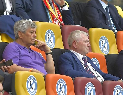 Mircea Lucescu influențează Euro și din tribună!