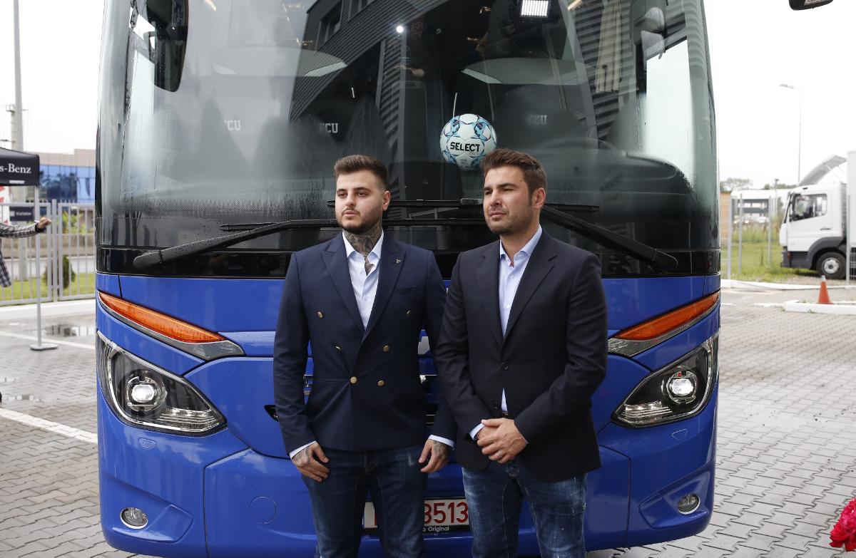FCU Craiova 1948 și-a prezentat autocarul de peste 500.000 de euro: „E ca un Maybach!” + au transferat un ghanez