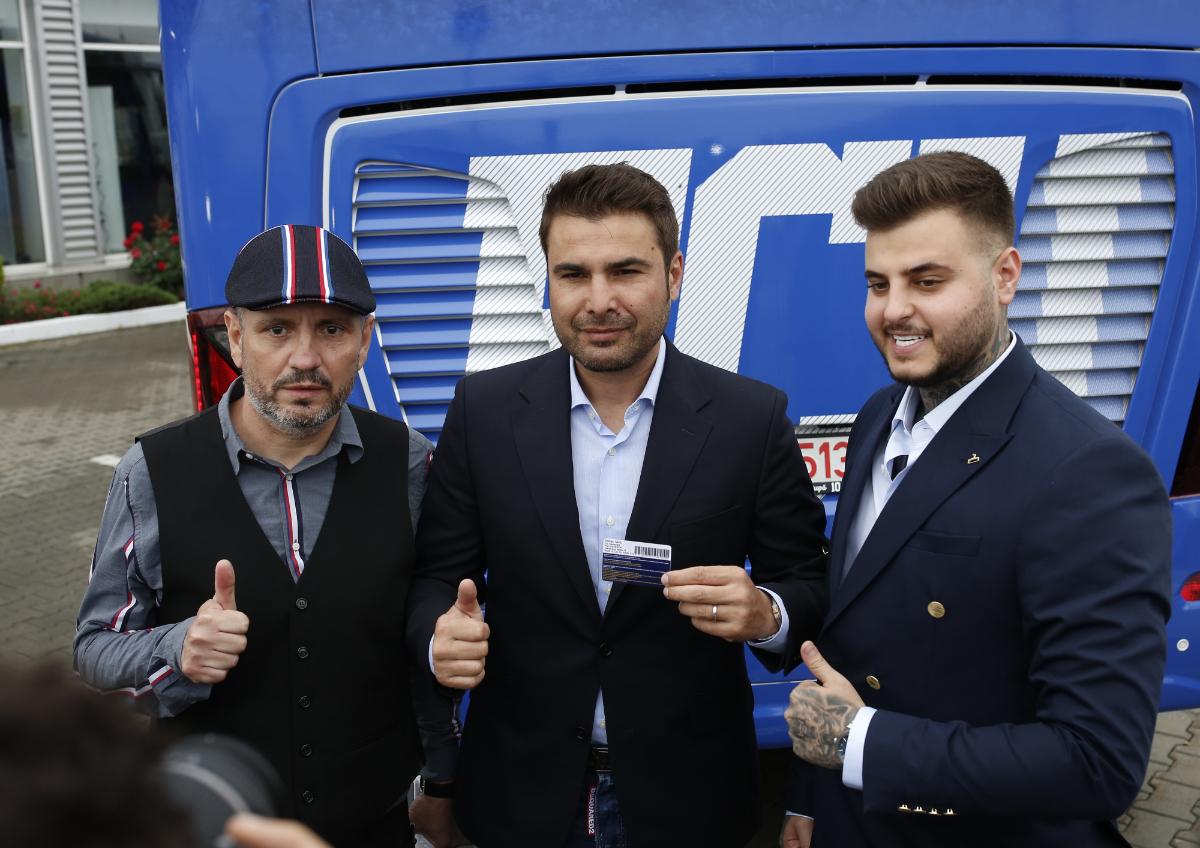 FCU Craiova 1948 și-a prezentat autocarul de peste 500.000 de euro: „E ca un Maybach!” + au transferat un ghanez