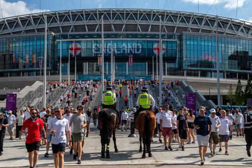 Boris Johnson (56 de ani), premierul Marii Britanii, nu face niciun pas înapoi, după ce UEFA a amenințat că va muta semifinalele și finala Euro 2020 de la Londra.