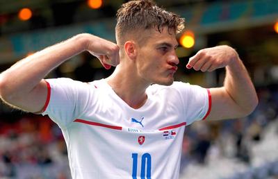 Moment incredibil la Euro 2020 » Eroul Cehiei, plin de sânge la faza golului