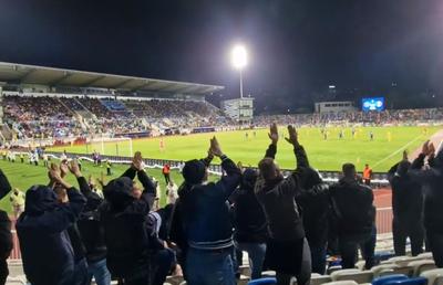Ultrașii „Uniți Sub Tricolor” susțin că au fost abuzați în arestul poliției din Priștina: „Ne-au legat cu mâinile la spate și s-au răzbunat”
