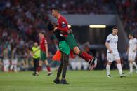 Imaginile serii în preliminariile Euro » Un spectator a pătruns pe teren, iar ce a făcut cu Cristiano Ronaldo e deja viral