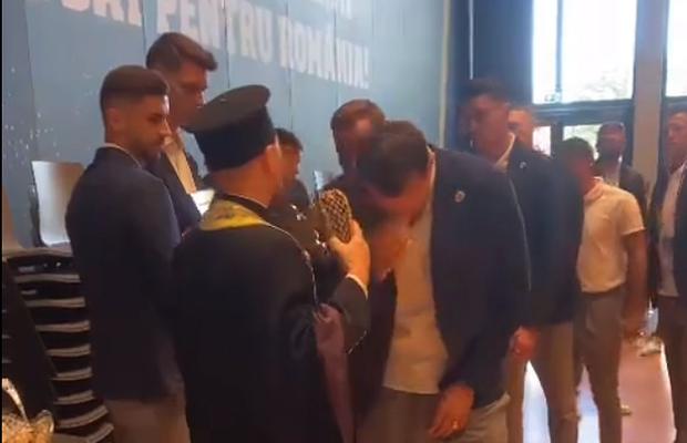 Edi Iordănescu și jucătorii României au făcut o vizită neașteptată înainte de duelul cu Ucraina. Imaginile de suflet care au apărut acum
