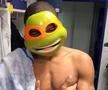 Fanii lui Mbappe au dat frâu liber imaginației și umorului, oferindu-i idei de mască