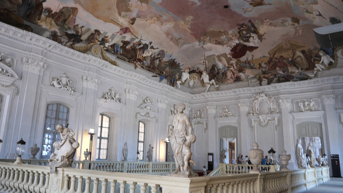 Pe urmele lui Napoleon » Dormitorul lui Bonaparte din palatul somptuos din Wurzburg, păstrat în starea lui originală