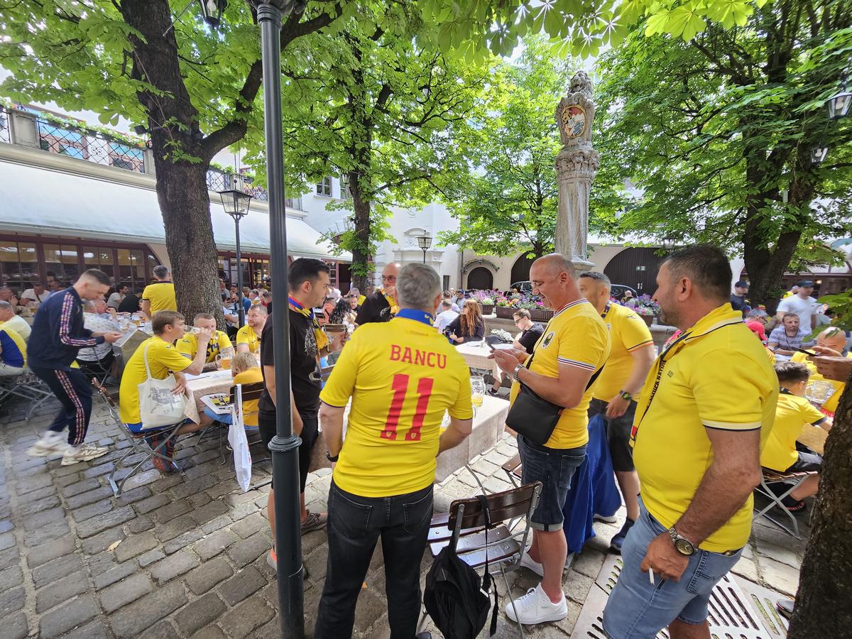 Mihai Rotaru, patronul Universității Craiova, la berărie în Munchen