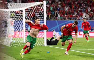 Așa tată, așa fiu! Eroul Portugaliei, „puștiul” lui Sergio Conceicao a stabilit o premieră la debutul la Euro