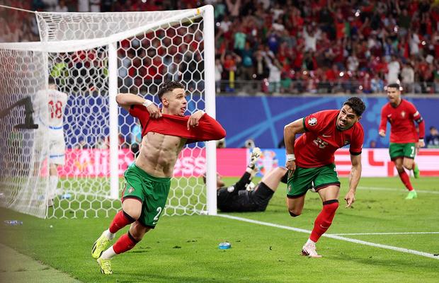 Așa tată, așa fiu! Eroul Portugaliei, „puștiul” lui Sergio Conceicao a stabilit o premieră la debutul la Euro