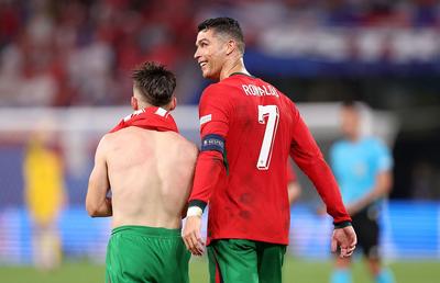 9 detalii ce nu s-au văzut la TV în thriller-ul Portugalia - Cehia: „Češi, Češi!", nu „Messi, Messi" și un record al fiului lui Sergio Conceicao. Dar peste toți a fost Zeul!