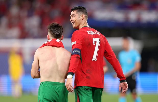 9 detalii ce nu s-au văzut la TV în thriller-ul Portugalia - Cehia: „Češi, Češi!", nu „Messi, Messi" și un record al fiului lui Sergio Conceicao. Dar peste toți a fost Zeul!