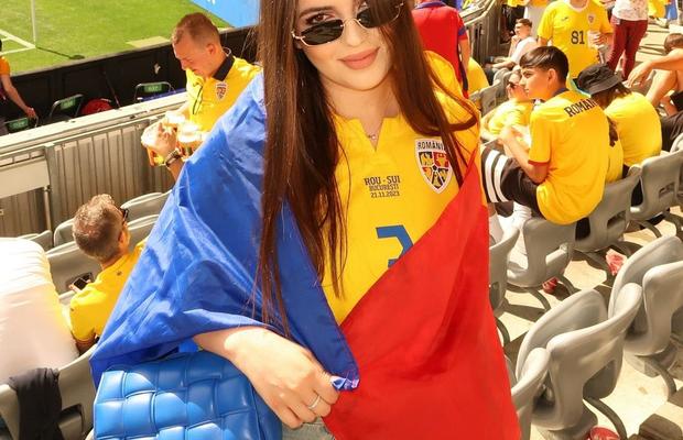 Au întors toate privirile la meciul istoric făcut de România la München! Iubitele „tricolorilor” au primit mii de like-uri