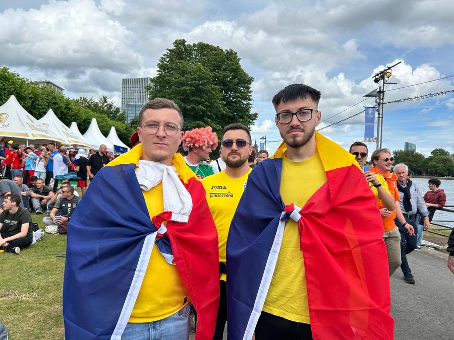 Printre cei care au urmărit meciul România - Ucraina în Fan Zone-ul din Frankfurt s-au numărat și câteva zeci de români „Eleganța” belgiană, înconjurul stadionului în 80 de minute și cel care a spălat „păcatele” » Cum am trăit ca jurnalist în Germania o zi de-a dreptul specială