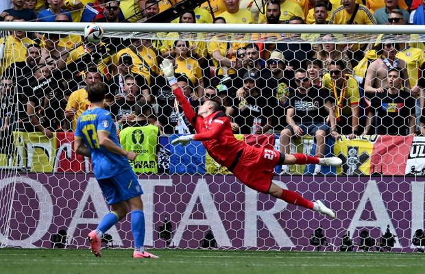 „Racheta” lui Nicolae Stanciu din meciul cu Ucraina candidează la golul primei etape a grupelor Euro 2024. Cu cine concurează reușita căpitanului României!