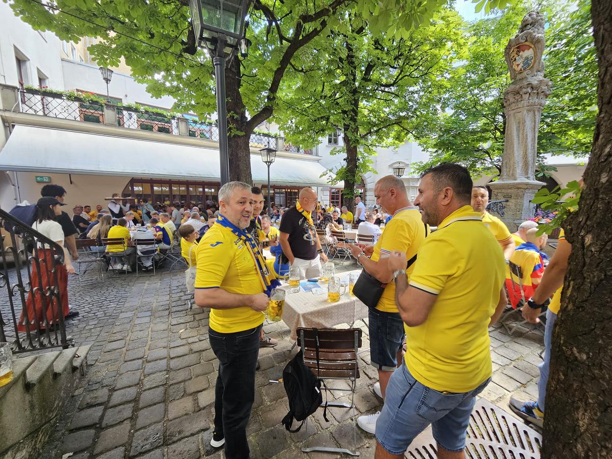Mihai Rotaru, patronul Universității Craiova, la berărie în Munchen