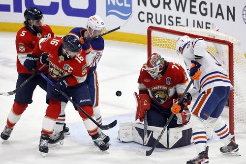 Florida Panthers au câștigat al doilea titlu consecutiv din istoria clubului, după ce au învins Edmonton Oilers, scor 4-2 la general. Foto: Imago