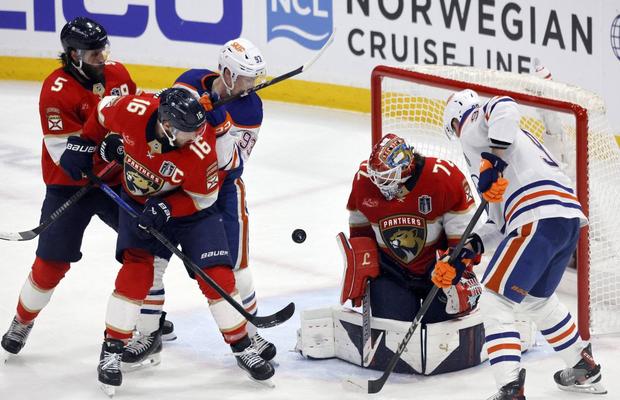 Cupa Stanley avariată, după ce Florida Panthers și-a adjudecat al doilea titlu NHL din istorie