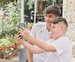 Dinamoviștii l-au adoptat deja pe Musi: asaltat pentru poze și autografe » Moment inedit cu un fan al rivalilor de la FCSB