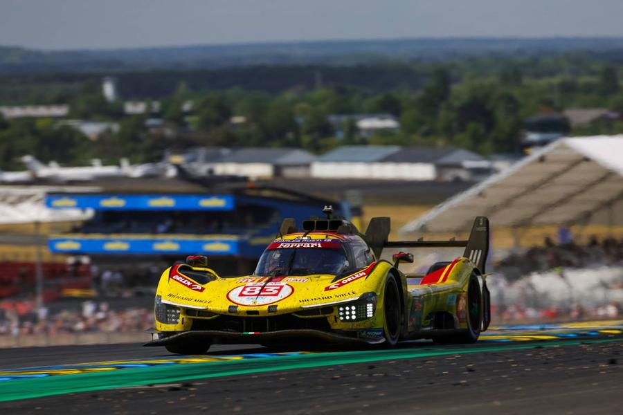 Fostul pilot de F1 Robert Kubica, cu o limitare severă la brațul drept, învingător la Le Mans 2025: „Am arătat că îndoielile nu ar trebui să existe”