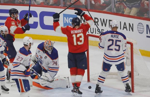 Lumea hocheiului a așteptat așa ceva 103 ani. Meciul decisiv al finalei NHL a intrat în istorie
