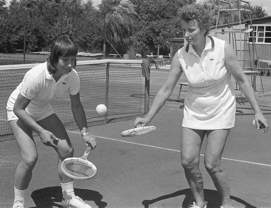 Martina Navratilova și antrenoarea ei, Vera Sukova, în 1973, la Praga Foto: Imago Images Martina Navratilova, poziție tranșantă: „Nu aș fi plecat de acasă acum cincizeci de ani pentru a veni în America lui Trump”