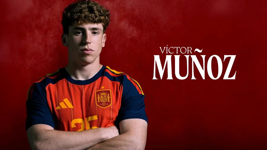 Victor Munoz, prezentat oficial de Liverpool // FOTO @LiverpoolFC La fel ca în cazul Ekitike! Liverpool a deturnat transferul internaționalului aflat la un pas să semneze cu Newcastle