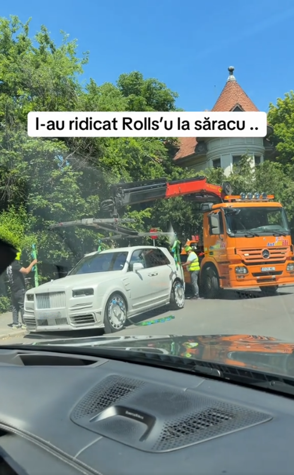 Rolls-Royce-ul Cullinan Mansory al lui Mirel Rădoi, ridicat de platformă în Capitală