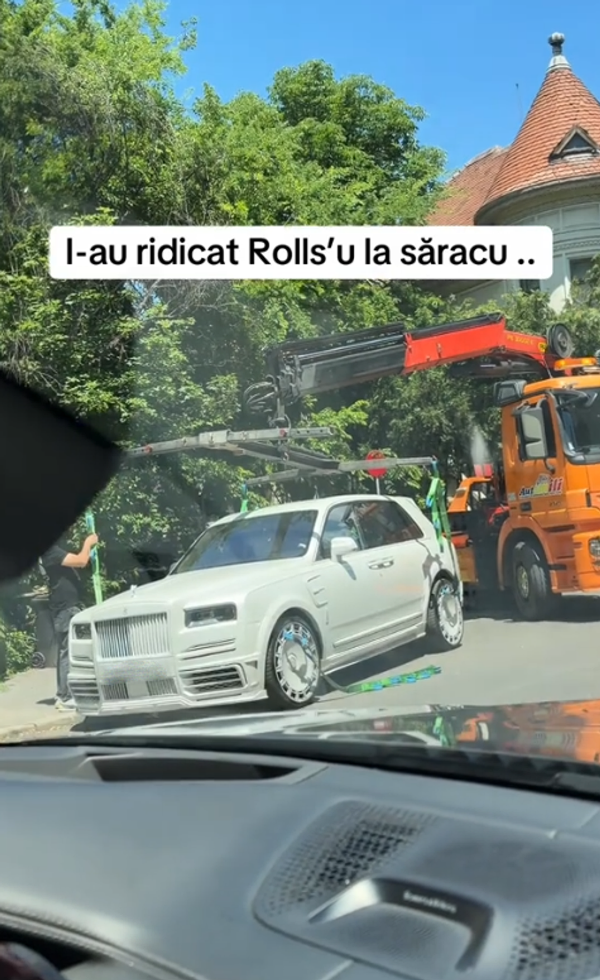 Rolls-Royce-ul Cullinan Mansory al lui Mirel Rădoi, ridicat de platformă în Capitală