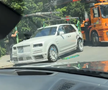 Rolls-Royce-ul lui Mirel Rădoi, ridicat de platformă în Capitală // Captură: TikTok @lucyskkrr