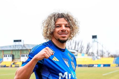 Jayson Papeau a semnat în Superliga/ Foto: Instagram
