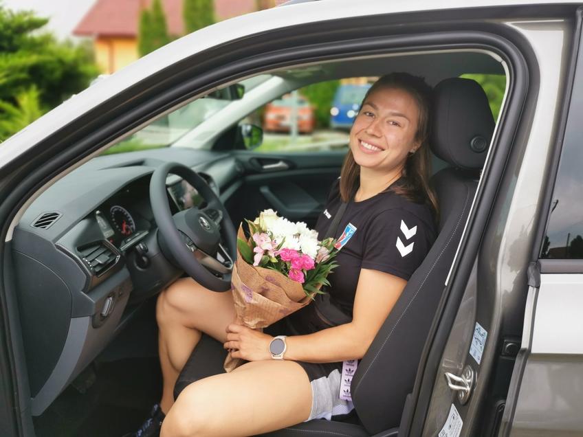 Irina Glibko e nerăbdătoare să conducă noua mașină