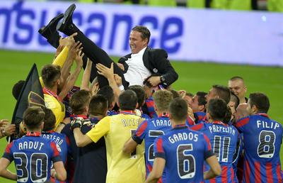 Se pregătește mutarea „bombă” în Liga 1! Laurențiu Reghecampf vrea să se întoarcă la FCSB