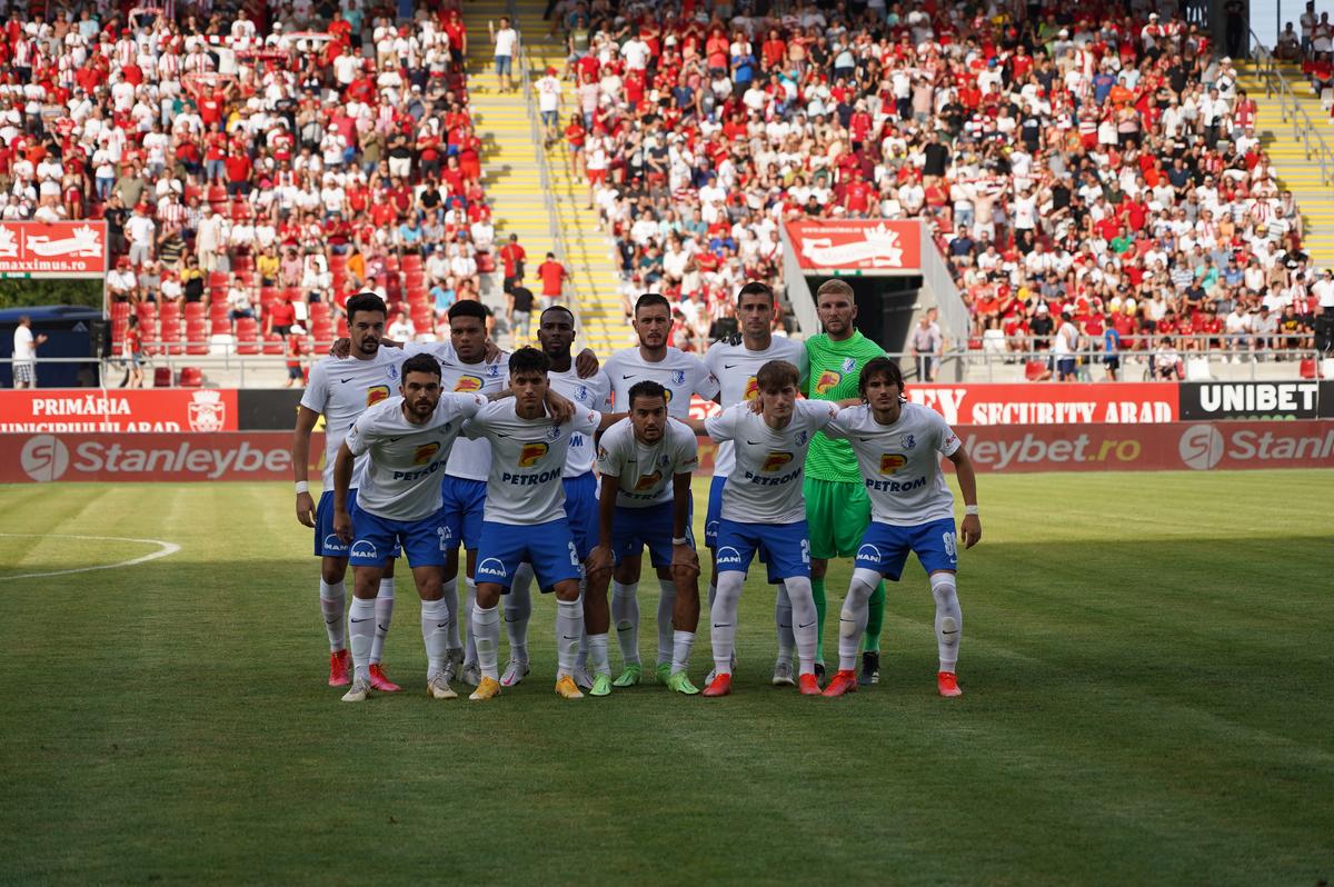 Hagi, furios după revenirea pe bancă: „Altfel, ne lăsăm de fotbal!”