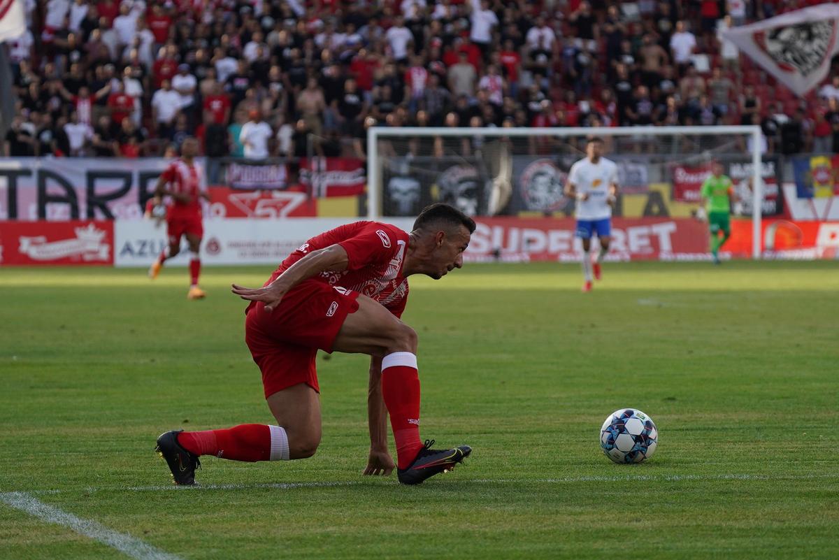 Hagi, furios după revenirea pe bancă: „Altfel, ne lăsăm de fotbal!”