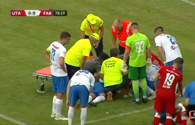 Momente de panică în UTA - Farul » Dănuleasa, inert după o ciocnire violentă! Și-a revenit la urcarea în ambulanță