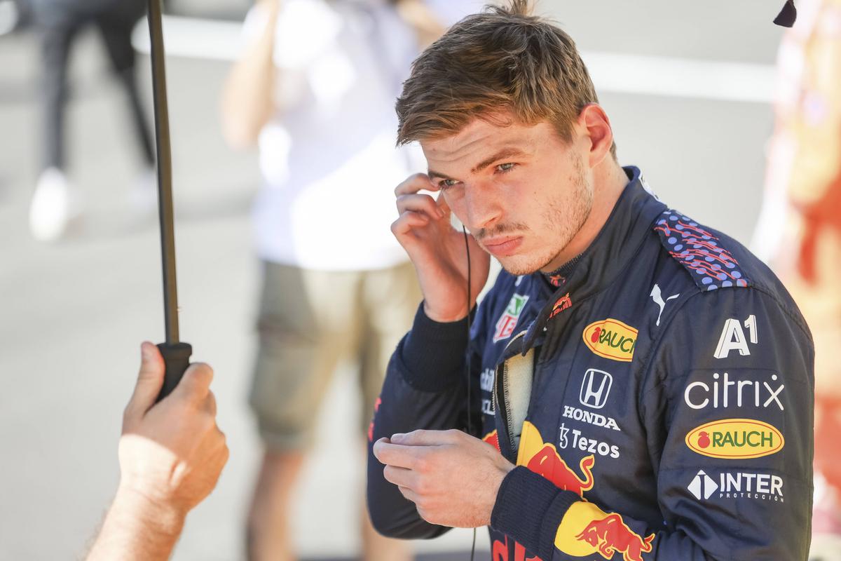 Max Verstappen nu îl iartă pe Lewis Hamilton: „Am urmărit din spital cum sărbătoreau victoria”