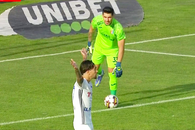 Și cu VAR e ca înainte » Greșeală majoră de arbitraj în primul meci al zilei: „Ăsta e penalty și la nuntă”