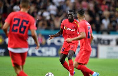„Din cauza asta FCSB ratează campionatul de 7 ani” » A identificat marea problemă a roș-albaștrilor și de ce seamănă cu PSG: „Lucrurile sunt foarte clare”