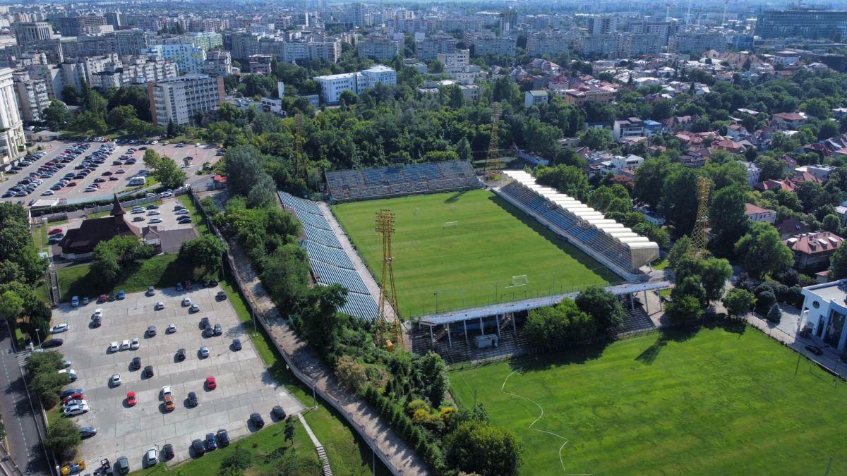 Stadion Cotroceni - Rugină și uitare în „Parcul cu platani”