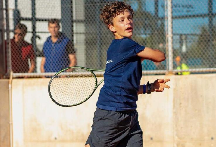 Matei Chelemen, antrenându-se la academia lui Rafa Nadal / Sursă foto: Instagram