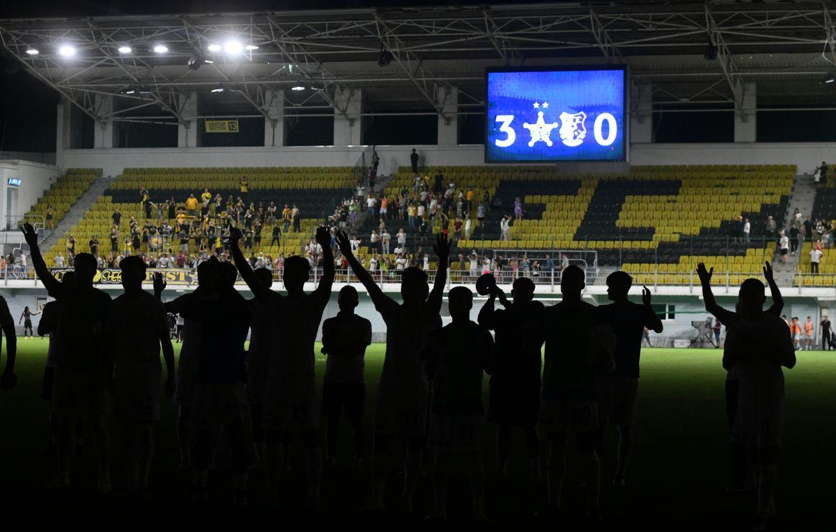 Scandal după eliminarea Farului! Tatăl unui mare talent a sărit împotriva lui Hagi: „Bagă-l și pe el, că de 3 ani e ocolit! Ce-om fi venit noi aici? Gata, plecăm din România!”
