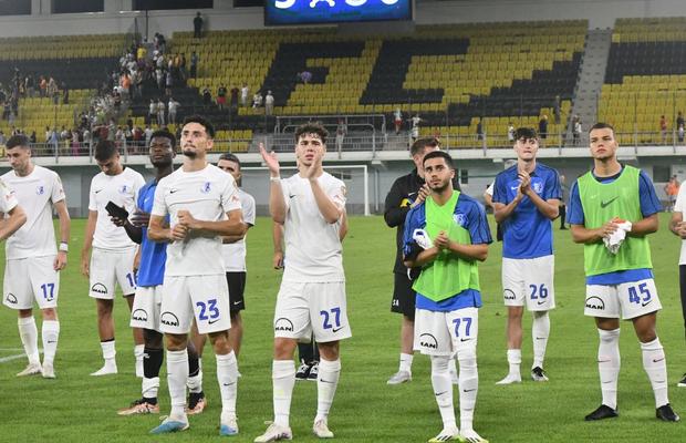 Scandal după eliminarea Farului! Tatăl unui mare talent a sărit împotriva lui Hagi: „Bagă-l și pe el, că de 3 ani e ocolit! Ce-om fi venit noi aici? Gata, plecăm din România!”