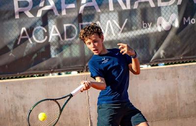 Românul care a jucat la Wimbledon studiază la academia lui Nadal și are un singur vis » Interviu amplu: „Aici, școala e bazată mai mult pe logică. La noi, doar pe memorare” + cum l-a dezamăgit România