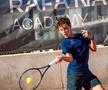 Matei Chelemen, antrenându-se la academia lui Rafa Nadal / Sursă foto: Instagram