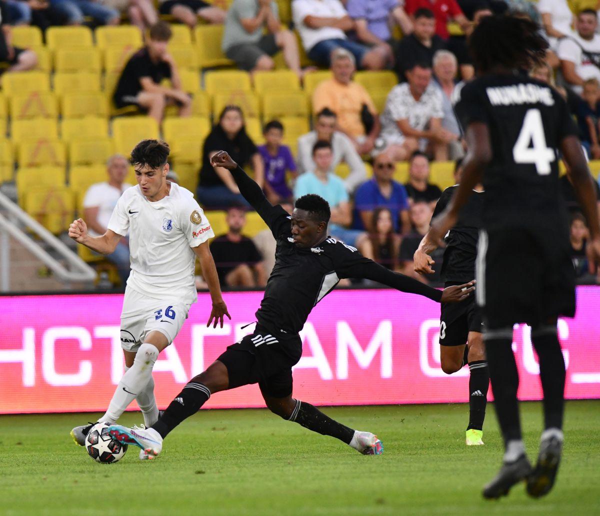 Scandal după eliminarea Farului! Tatăl unui mare talent a sărit împotriva lui Hagi: „Bagă-l și pe el, că de 3 ani e ocolit! Ce-om fi venit noi aici? Gata, plecăm din România!”