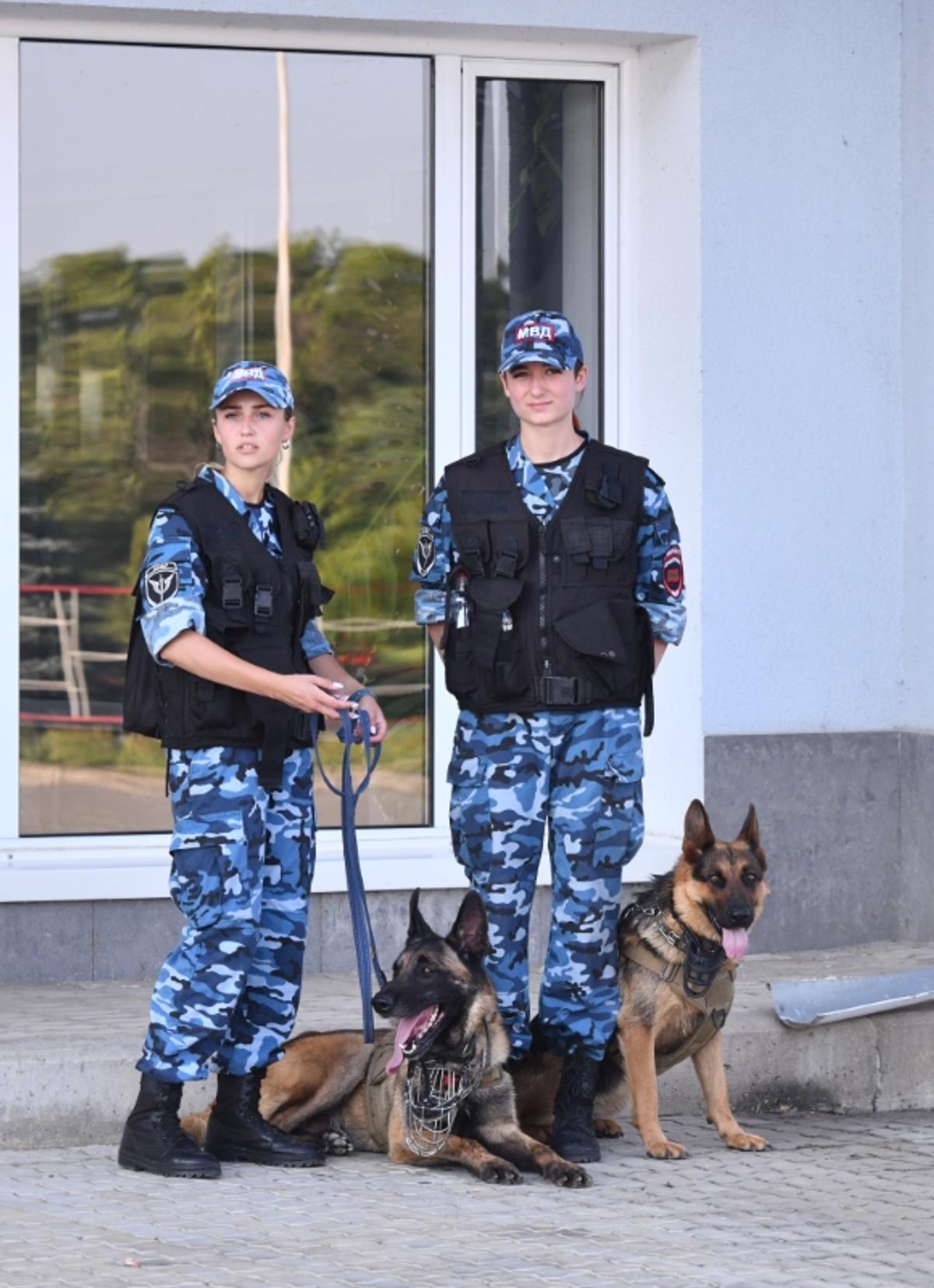 Scandal după eliminarea Farului! Tatăl unui mare talent a sărit împotriva lui Hagi: „Bagă-l și pe el, că de 3 ani e ocolit! Ce-om fi venit noi aici? Gata, plecăm din România!”