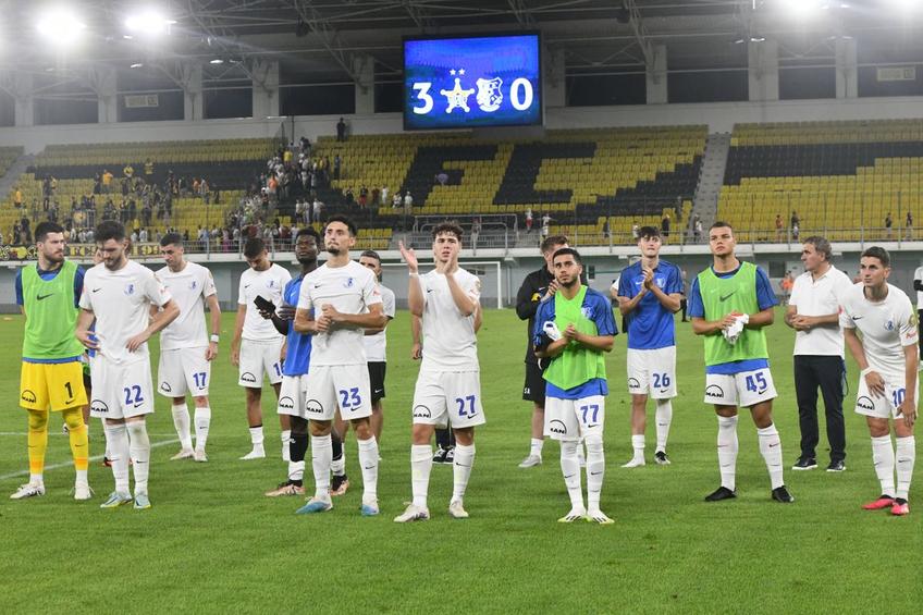 Farul a fost eliminată în primul tur preliminar al Ligii Campionilor, eșec 0-3 la Tiraspol, contra lui Sheriff (1-0 în tur). Ionuț Larie și Andrei Artean, cei mai experimentați fotbaliști ai campioanei României, au recunoscut superioritatea adversarilor.